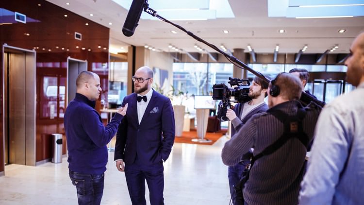 Matti Yahav, VP Global Marketing Sodastream und Nicolas Lecloux, CMO true fruits beim Filmdreh für den  „Eier aus Stahl“-Award in Frankfurt.